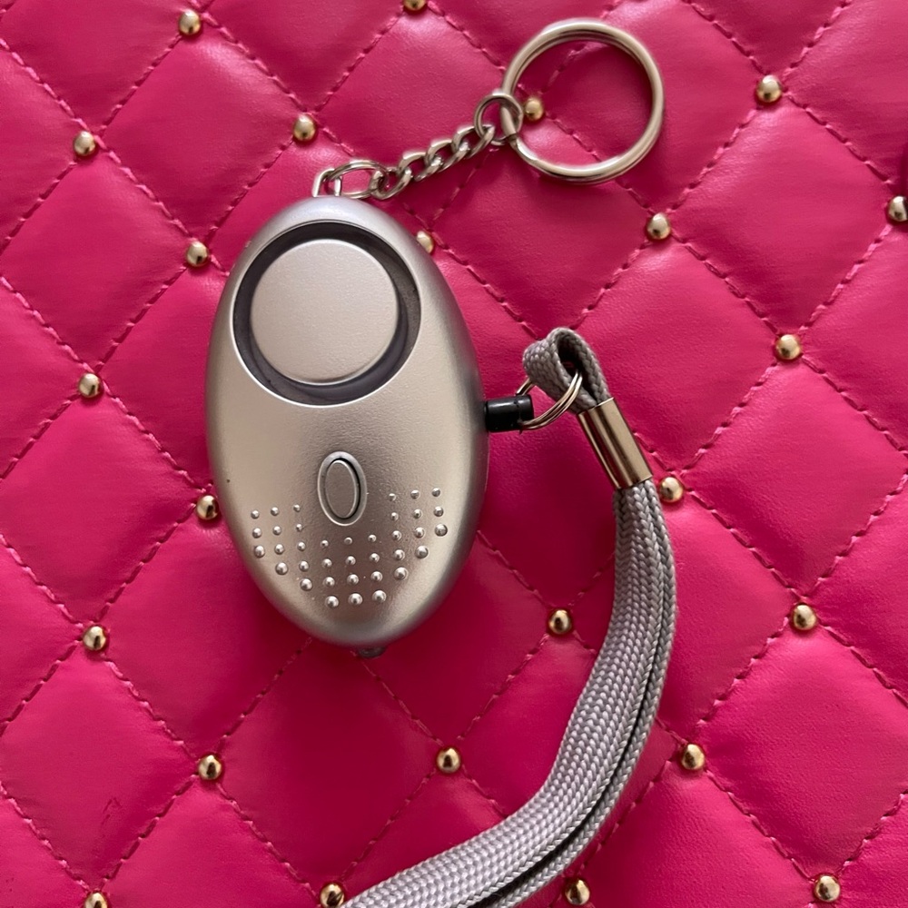 Personal KeyChain Alarm With LED Light - Picture 13 of 13